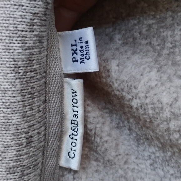 NWT WOMEN'S ZIP UP SWEATER - Picture 3 of 11